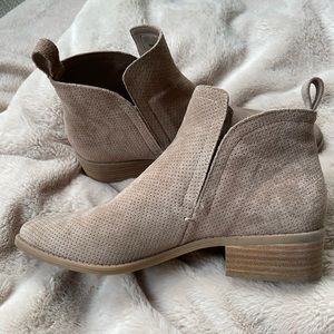 Dolce Vita Booties